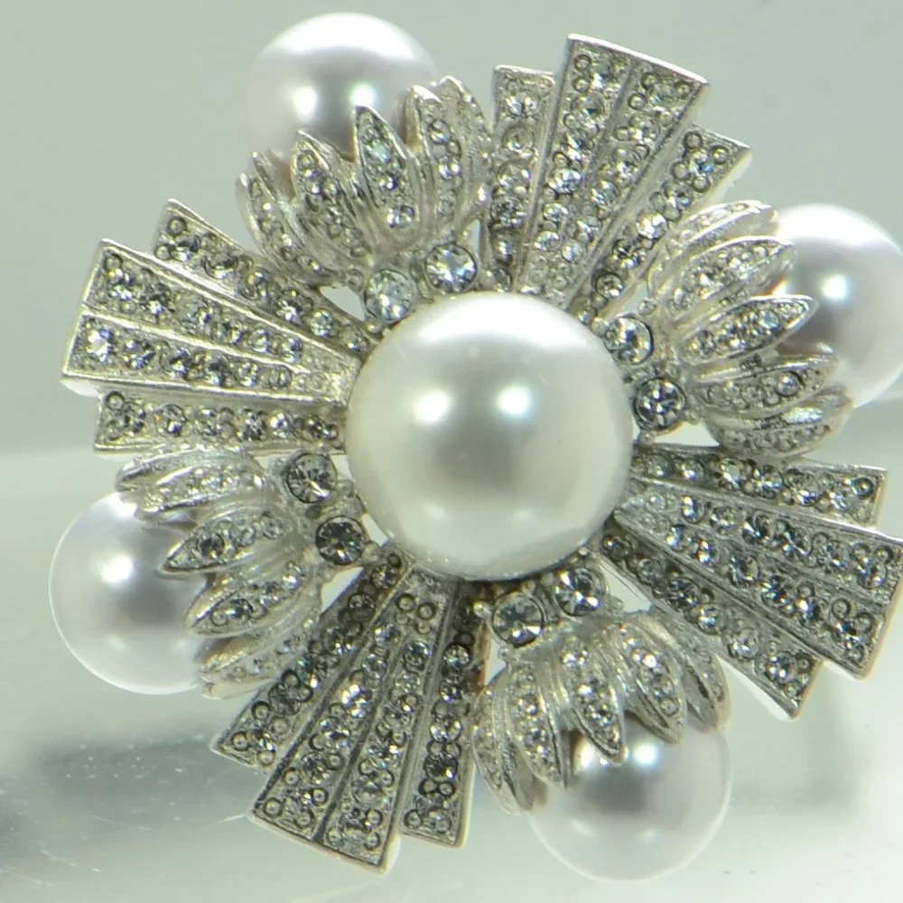 Kenneth Jay Lane KJL Rhodium-Plated Faux Pearl & Rhinestone Cross Pin Br… - Picture 3 of 7